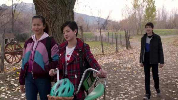 Andi_Mack_s02e15.Perfect_Day_2.0.RUS.DVO.Goldteam.mp4