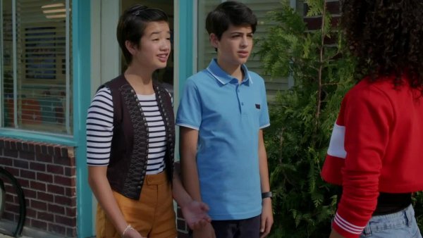 Andi_Mack_s02e03.Friends_Like_These.RUS.DVO.Goldteam.mp4