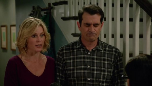 Modern.Family.S06E09.Strangers.720p.RUS.DUB.Paramount.Comedy.mp4